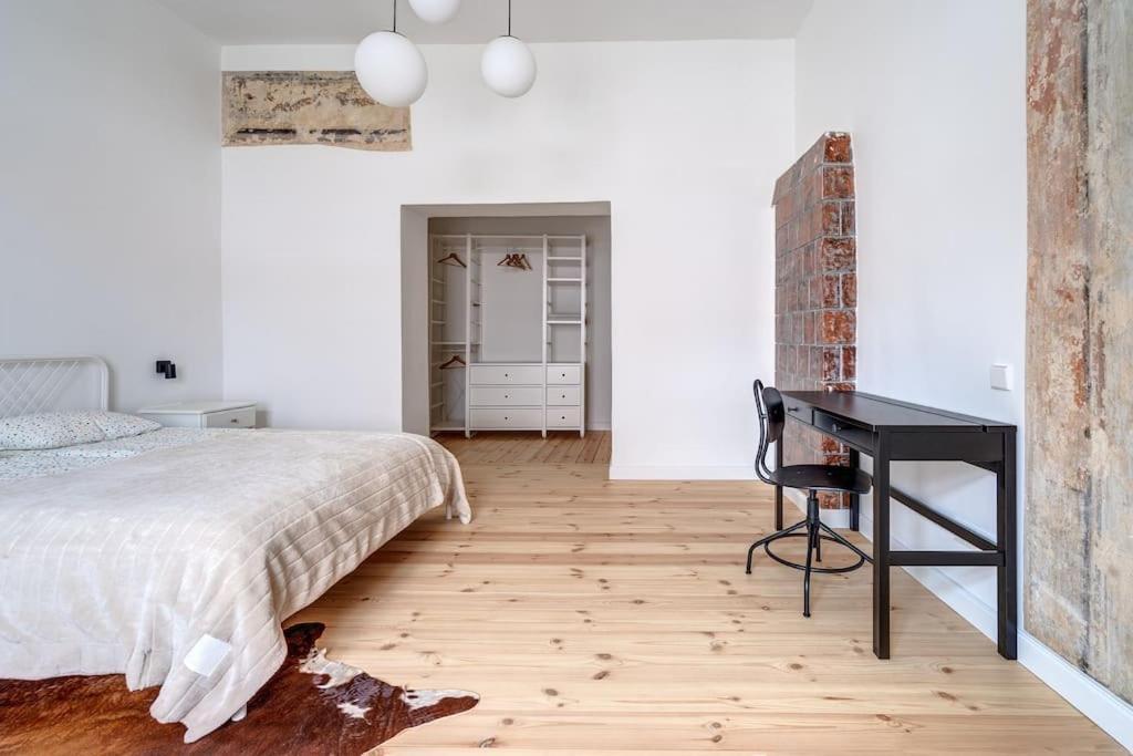 Huoneisto Spacious 2-bedroom Flat In Old Town By Urban Rent