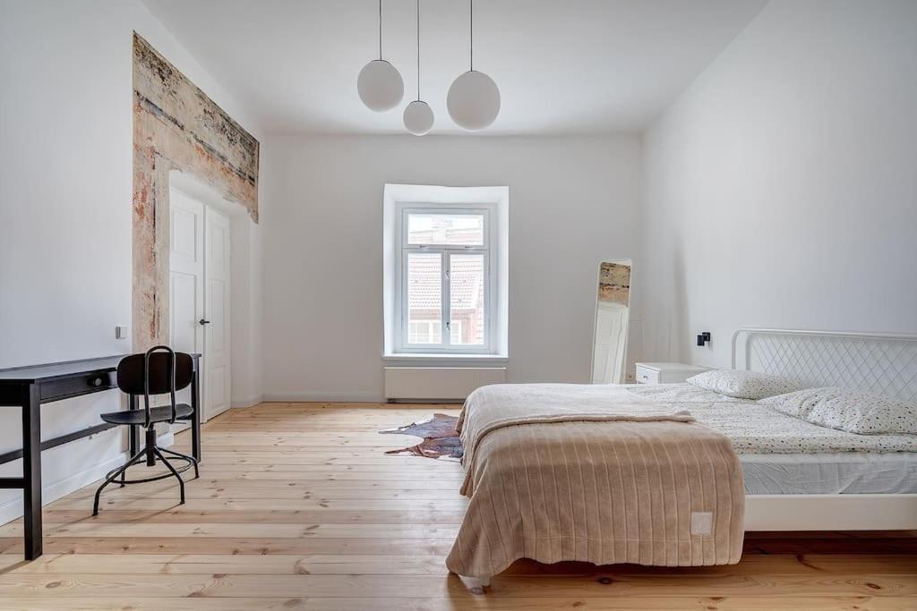 Huoneisto Spacious 2-bedroom Flat In Old Town By Urban Rent *