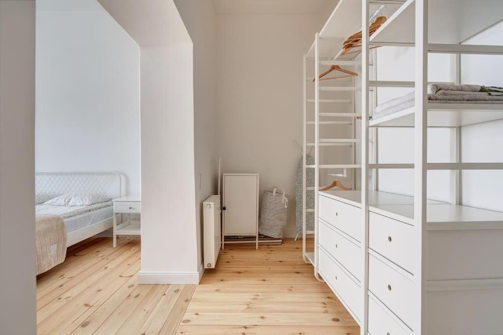 Spacious 2-bedroom Flat In Old Town By Urban Rent Vilna