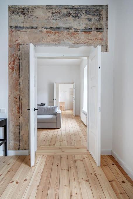 Huoneisto Spacious 2-bedroom Flat In Old Town By Urban Rent *