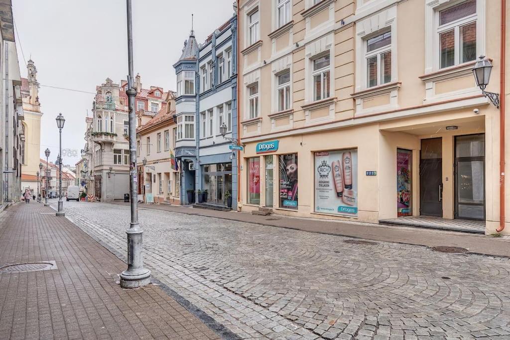 Spacious 2-bedroom Flat In Old Town By Urban Rent